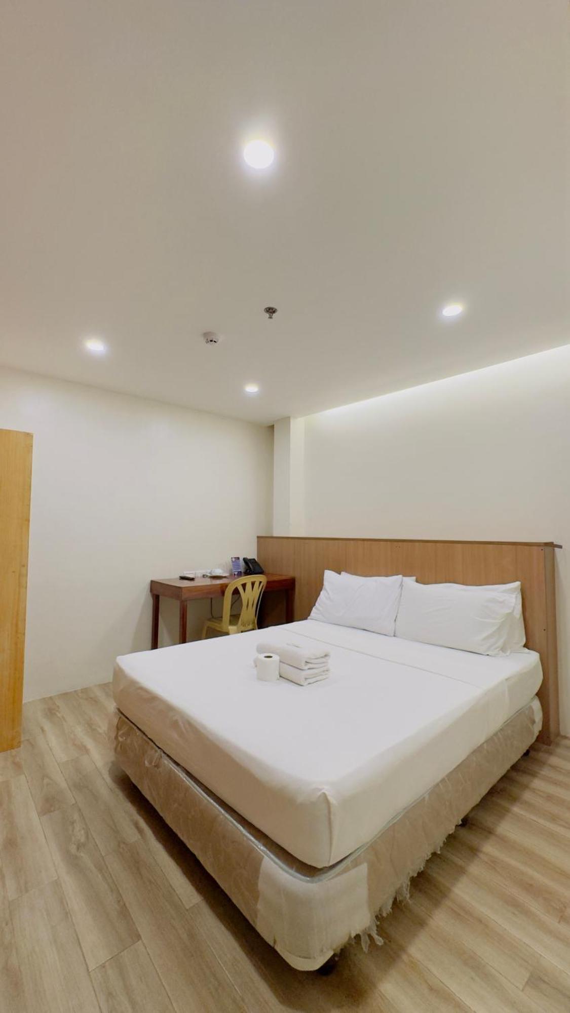 La Anclar Hotel Davao Bagian luar foto