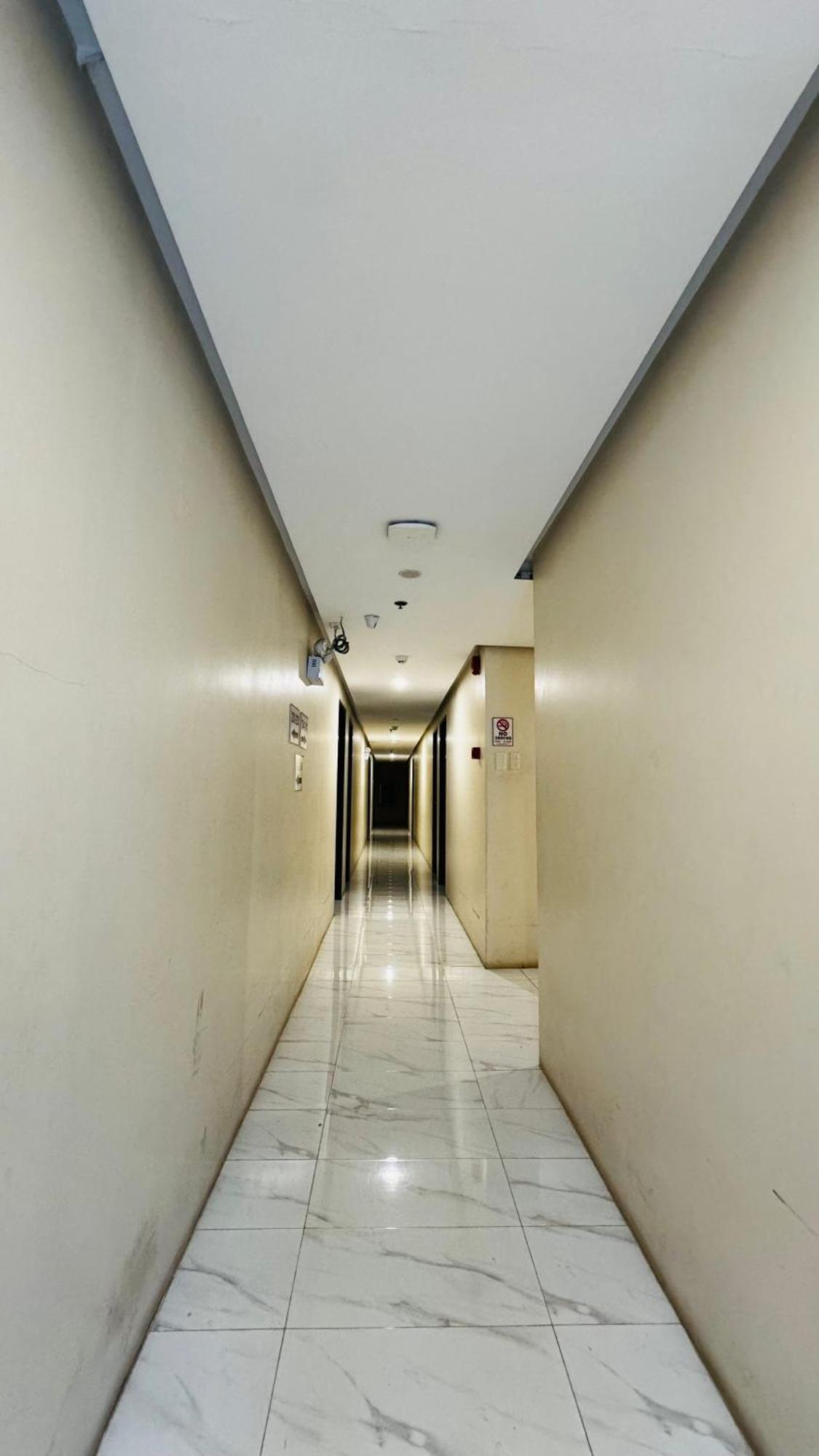 La Anclar Hotel Davao Bagian luar foto