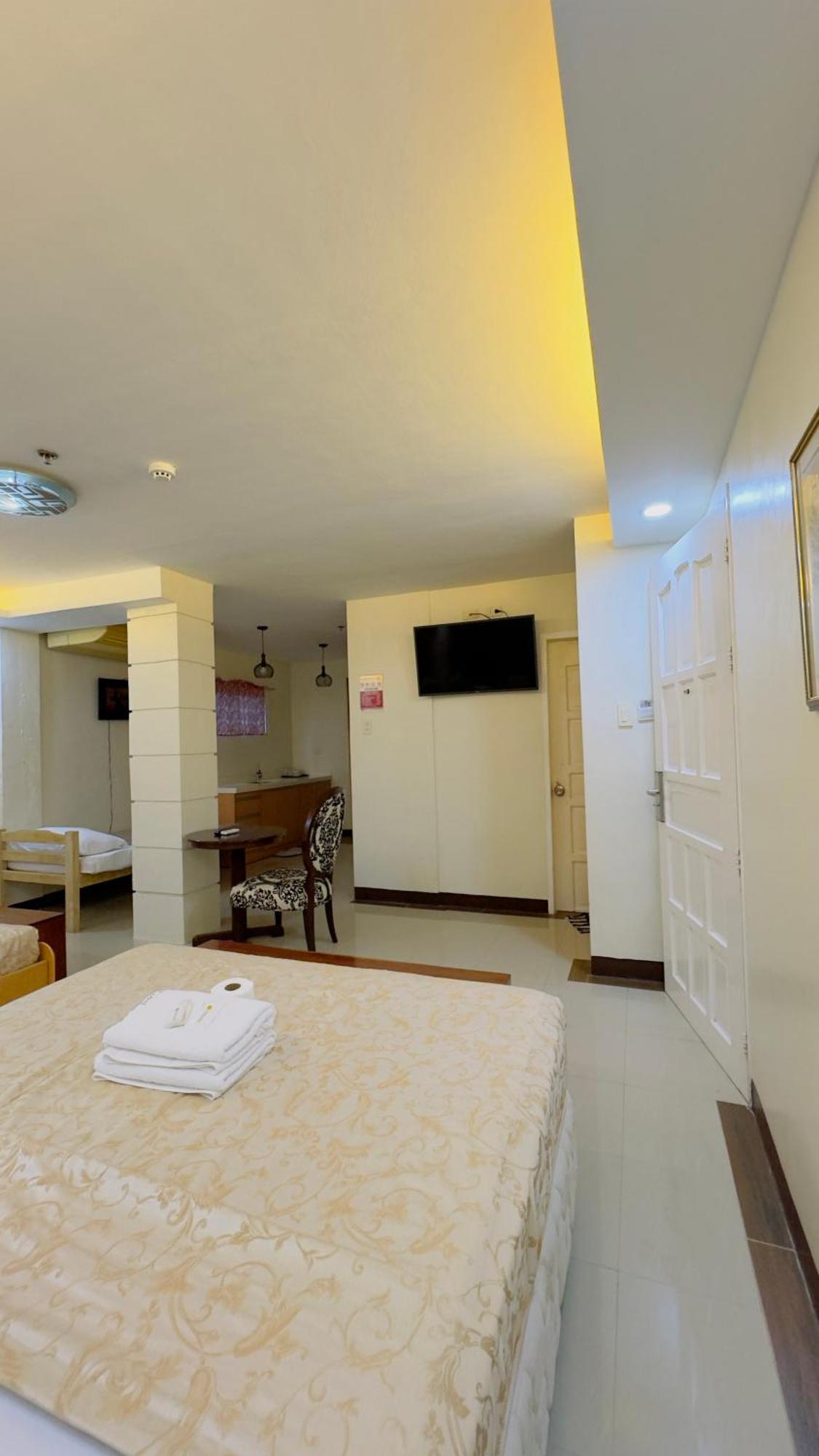 La Anclar Hotel Davao Bagian luar foto
