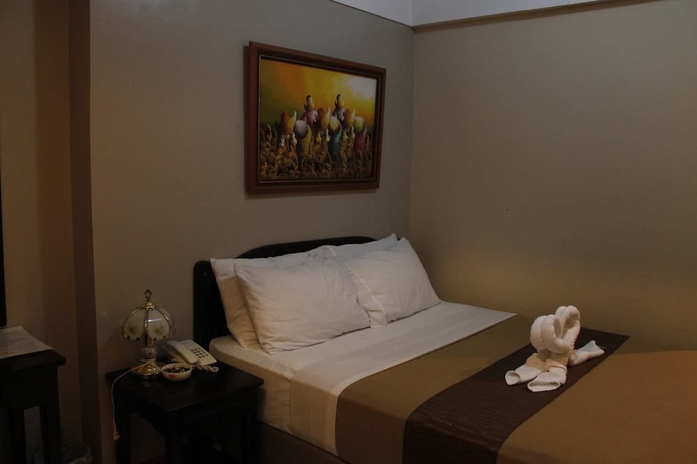 La Anclar Hotel Davao Bagian luar foto